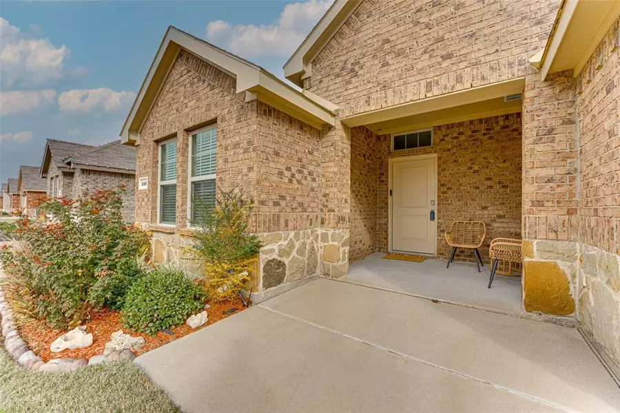 280 Thoroughbred Street, Waxahachie, TX 75165