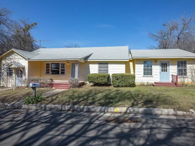 1403 Hovey Street, Bridgeport, TX 76426