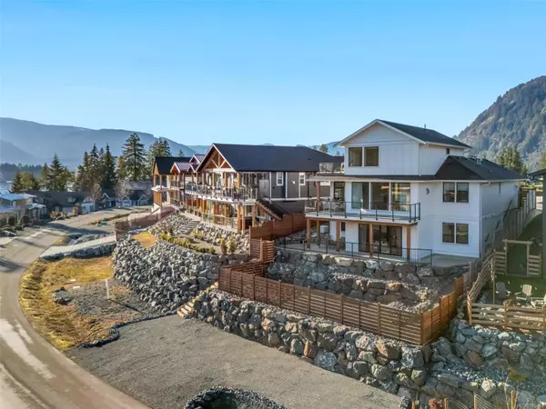 9386 Lakefront Rise, Lake Cowichan, BC V0R 2G1