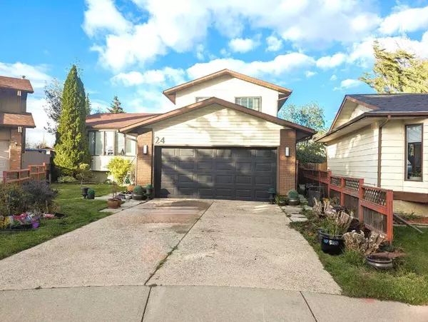 24 Bermuda CT NW, Calgary, AB T3K 1H3