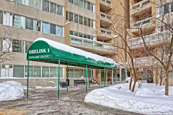 Mississauga, ON L5A 3X3,3590 Kaneff CRES #705