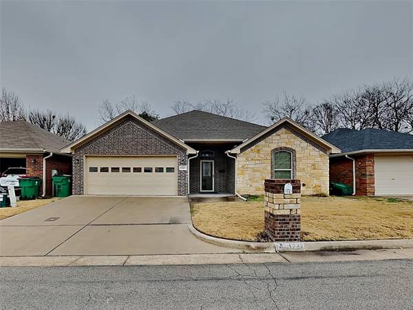 1727 Sully Court, Stephenville, TX 76401