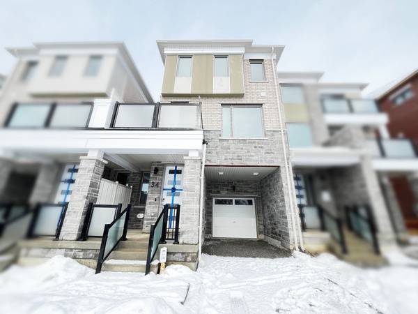 34 Azure DR, Markham, ON L6C 3M4