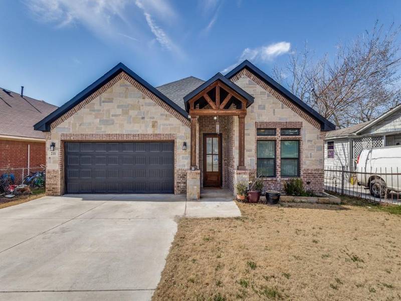 211 Archer Avenue, Cockrell Hill, TX 75211