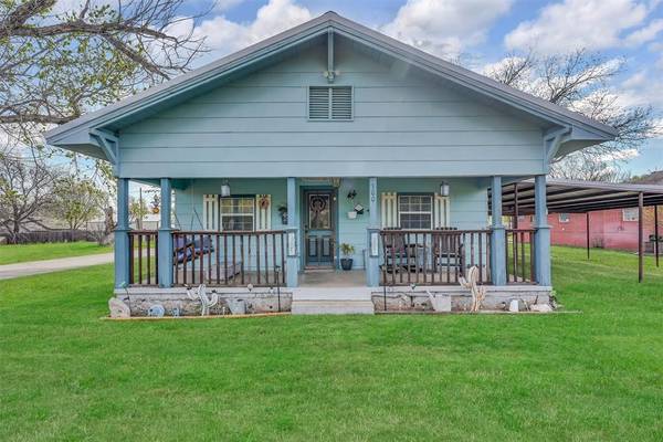 300 S Cedar Avenue, Erick, OK 73645