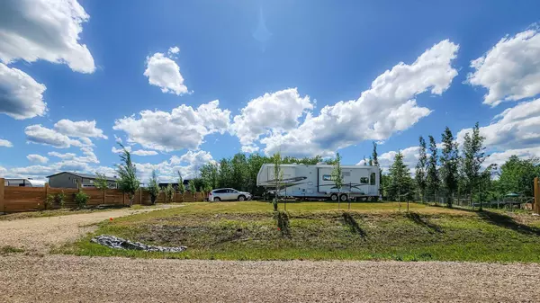 15 Horse Shoe, White Sands, AB T0C 3B0