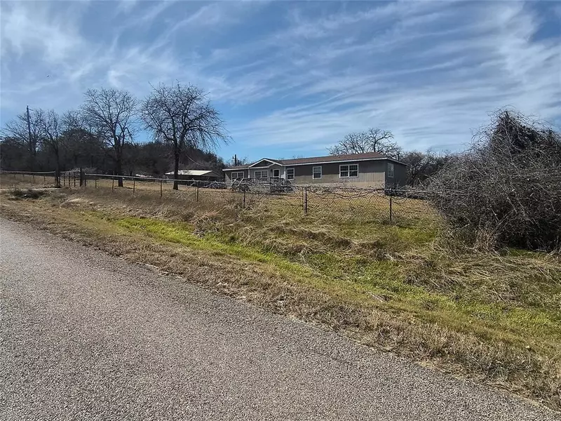 8253 Hutcheson Hill Road, Springtown, TX 76082