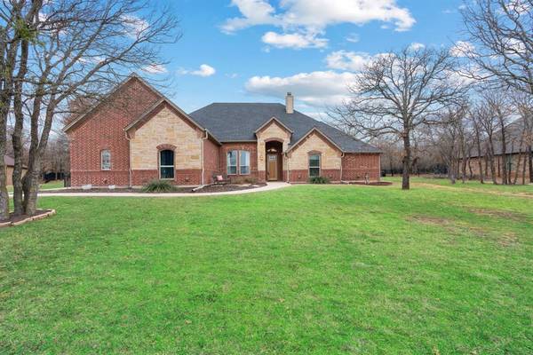 144 Oak Bend Trail, Lipan, TX 76462