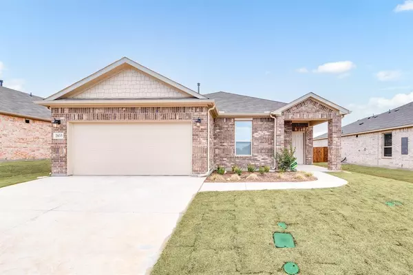 2833 Rose Heath Lane, Fort Worth, TX 76108