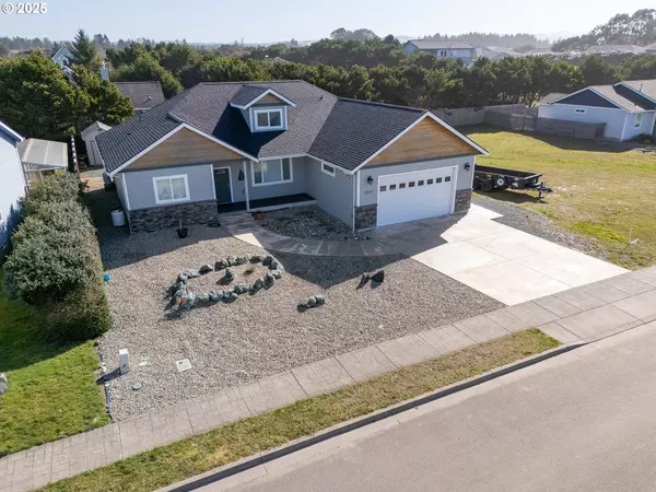 3097 LINCOLN AVE SW, Bandon, OR 97411