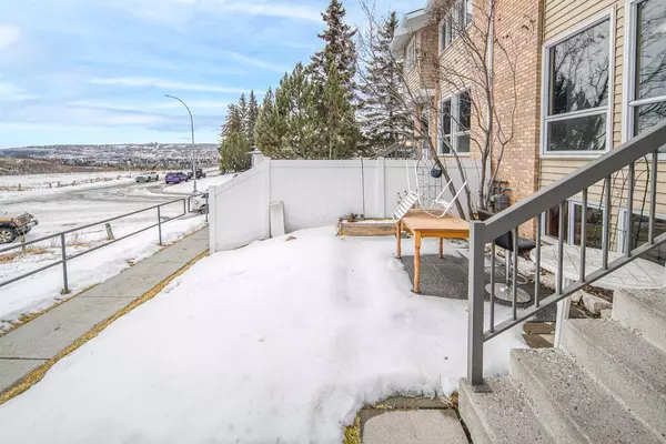 Calgary, AB T3B 2Y8,116 Silver Crest DR Northwest #66