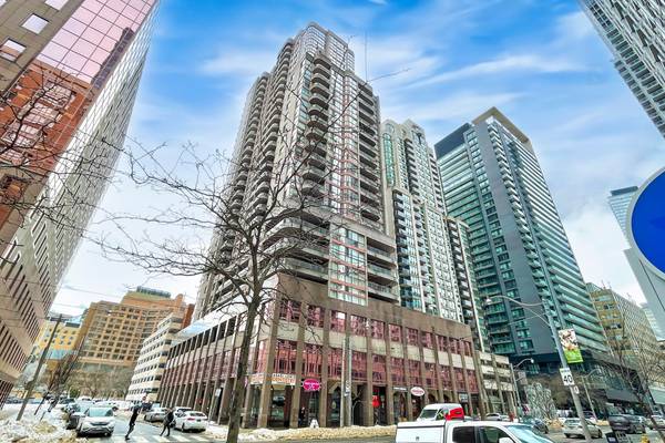 736 Bay ST #1007, Toronto C01, ON M5G 1N6