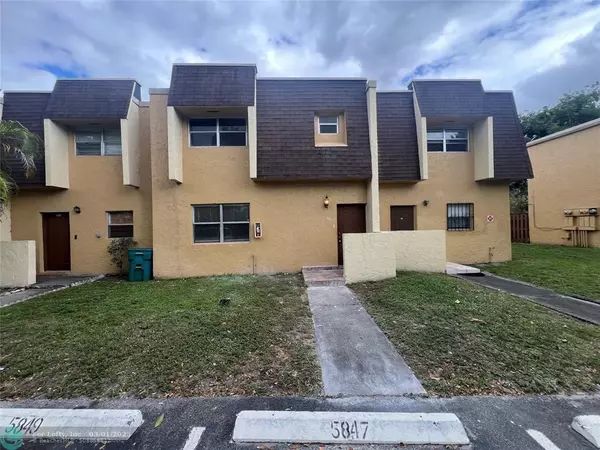 5847 BLUEBERRY CT  #85, Lauderhill, FL 33313