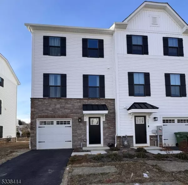 225 E Stiger St, Hackettstown Town, NJ 07840