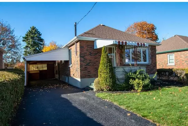 52 Simpson ( Upper Level ) AVE #Upper Level, Clarington, ON L1C 2H8