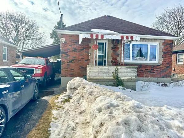 Clarington, ON L1C 2H8,52 Simpson ( Upper Level ) AVE #Upper Level