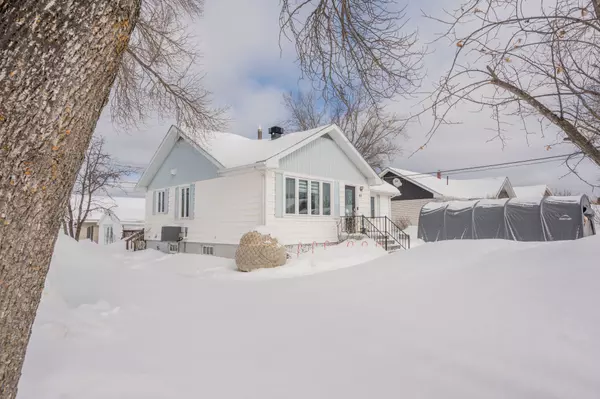 40 Pine CRES,  Kapuskasing,  ON P5N 1X8