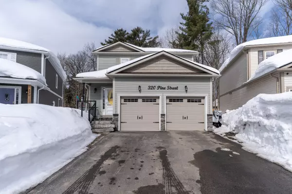 320 Pine ST E, Gravenhurst, ON P1P 1B1