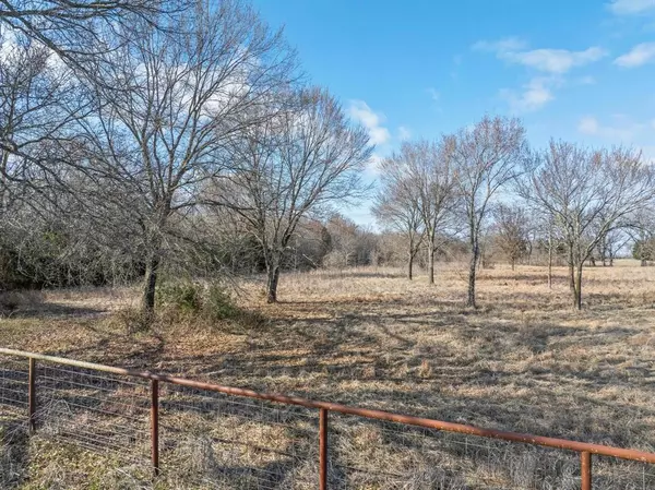 Bonham, TX 75418,000 CR 2000