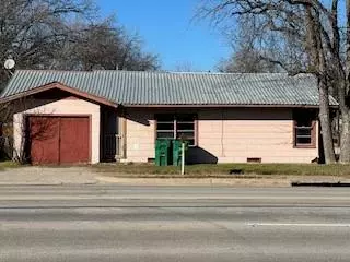 502 W Belknap Street, Jacksboro, TX 76458