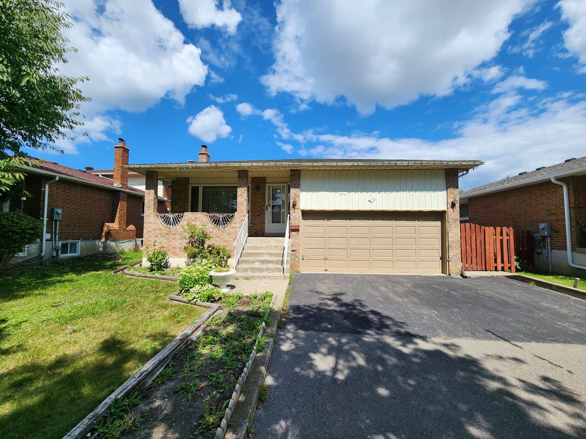 15 Maitland ST, Brampton, ON L6S 3B3