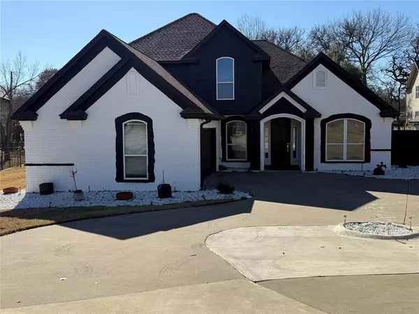 312 Leeward Circle, Azle, TX 76020