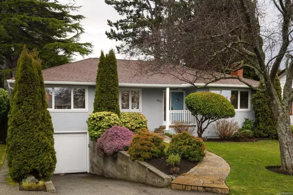 Oak Bay, BC V8R 5P2,2973 Ashdowne Rd