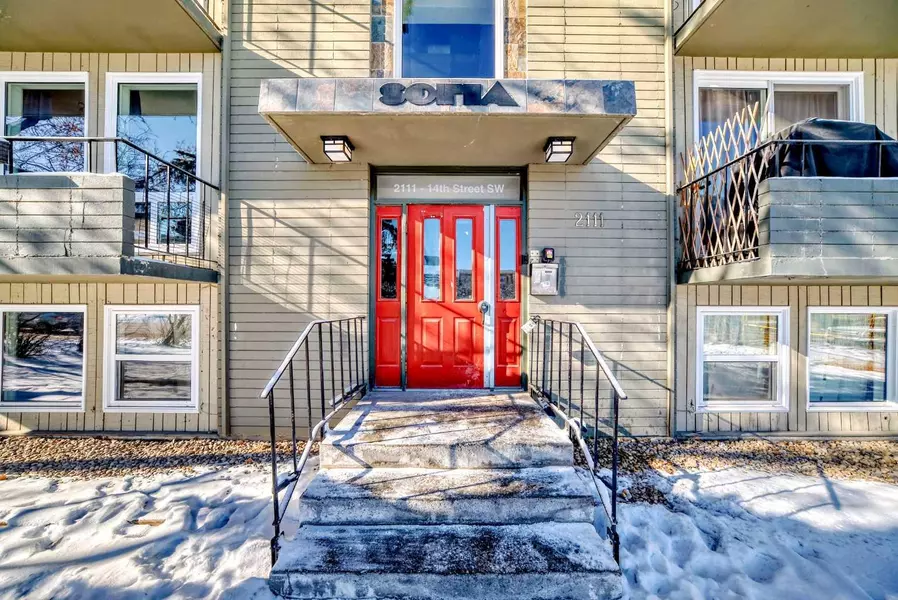 2111 14 ST Southwest #204, Calgary, AB T2T 3T2