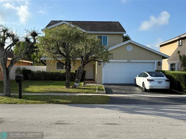 9920 SW 12th St, Pembroke Pines, FL 33025