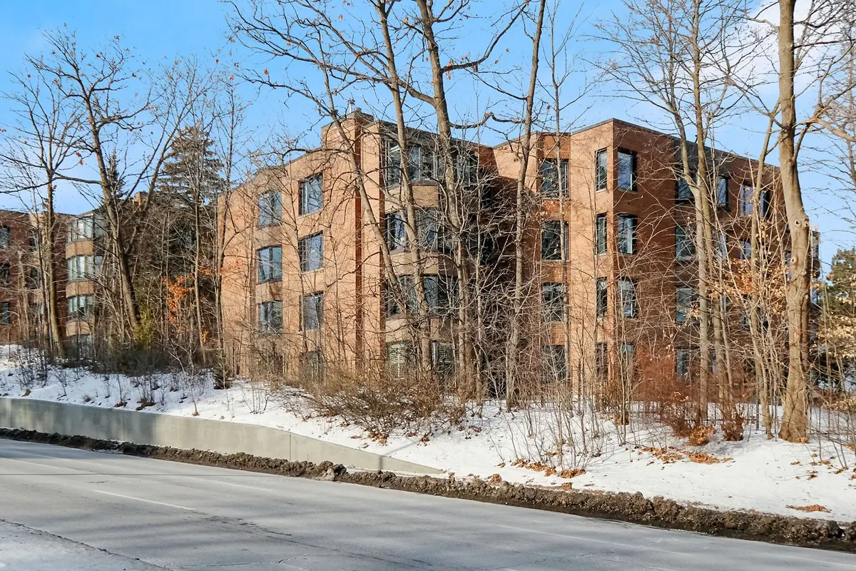 Dows Lake - Civic Hospital And Area, ON K1Y 4P8,259 BOTANICA N/A #60C