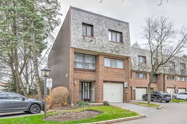 70 Castlebury CRES #9, Toronto C15, ON M2H 1H8