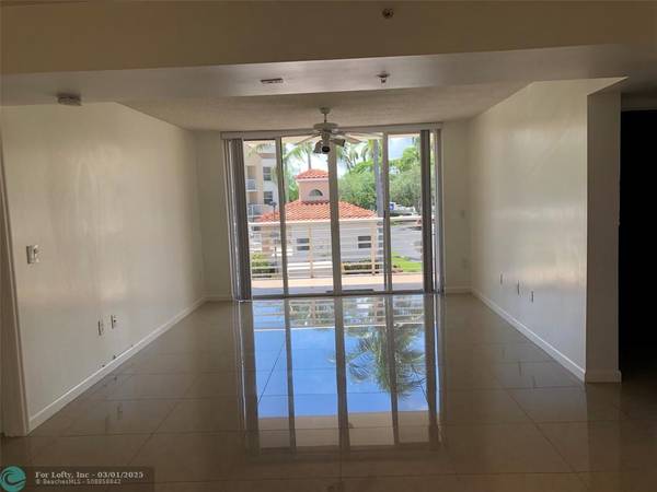 2721 Ocean Club Blvd  #201, Hollywood, FL 33019