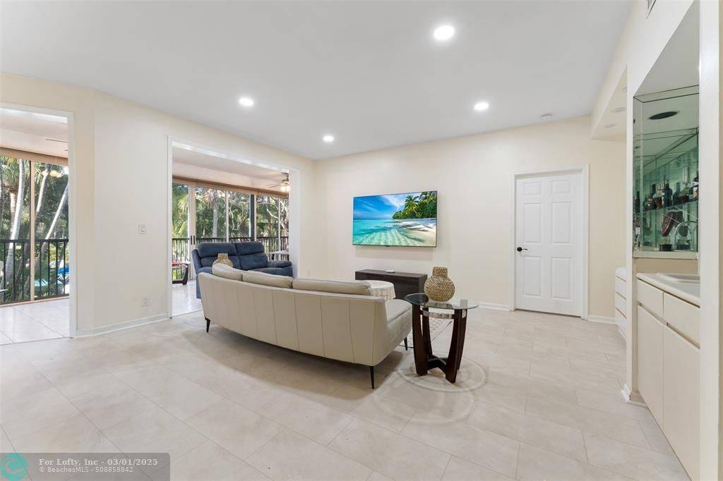 Pompano Beach, FL 33069,4126 W Palm Aire Dr  #262B