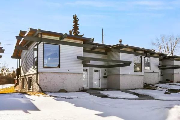 Calgary, AB T2W 2E7,333 Braxton PL Southwest #17