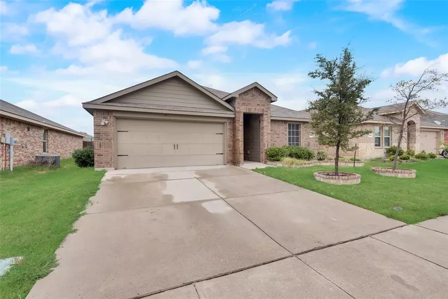 1901 Strongbark Drive, Royse City, TX 75189