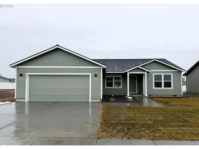 205 SW Goldfinch LN, Boardman, OR 97818