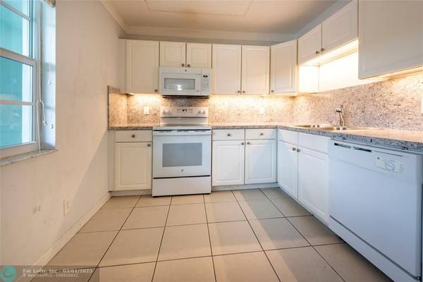 Pompano Beach, FL 33069,806 Cypress Grove Ln  #309