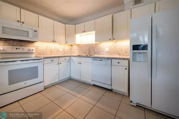 Pompano Beach, FL 33069,806 Cypress Grove Ln  #309