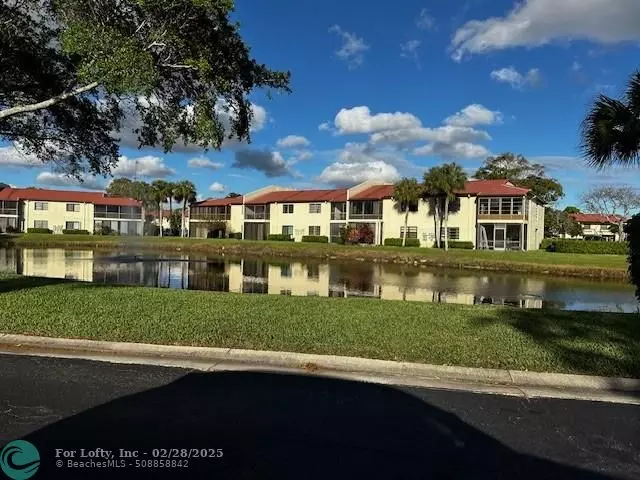 21218 Lago Cir  #B, Boca Raton, FL 33433