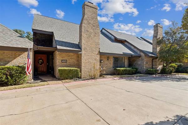 4223 Brook Tree Drive, Fort Worth, TX 76109