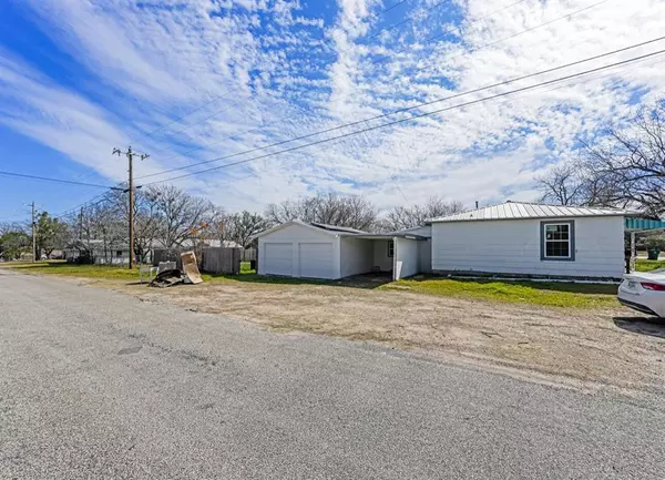 115 N Avenue T, Clifton, TX 76634