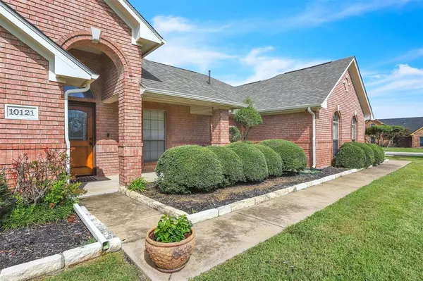 10121 Irish Ridge Street, Forney, TX 75126