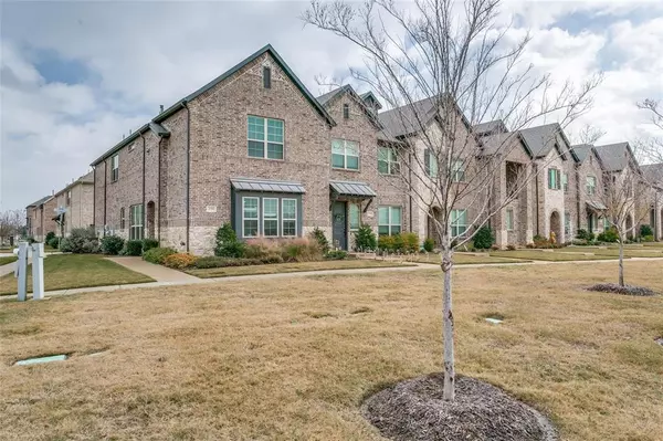 2732 Vista Park Lane, Lewisville, TX 75067