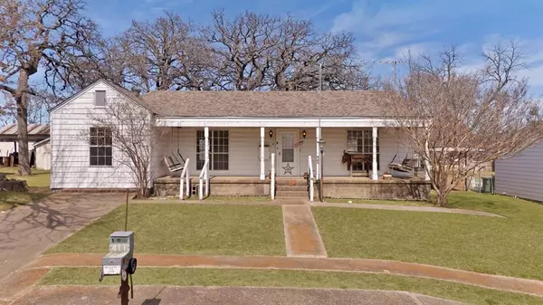 411 Dee Lane, Arlington, TX 76011