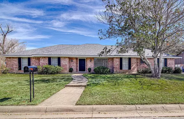 6717 Del Prado Avenue, Fort Worth, TX 76133