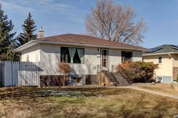 4355 2 ST Northwest, Calgary, AB T2K 0Z2