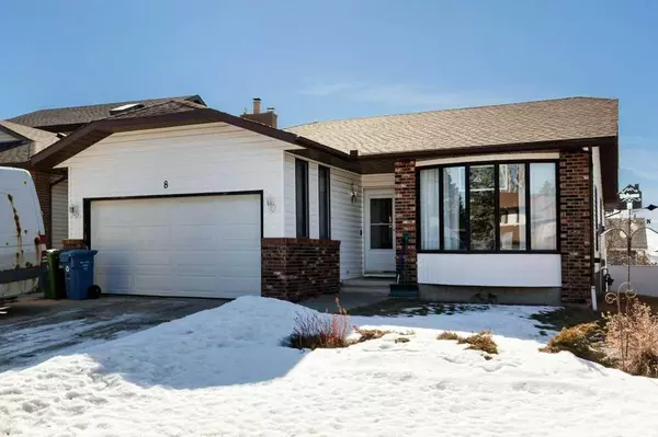 8 Edgeland Bay Northwest, Calgary, AB T3A 2Y7