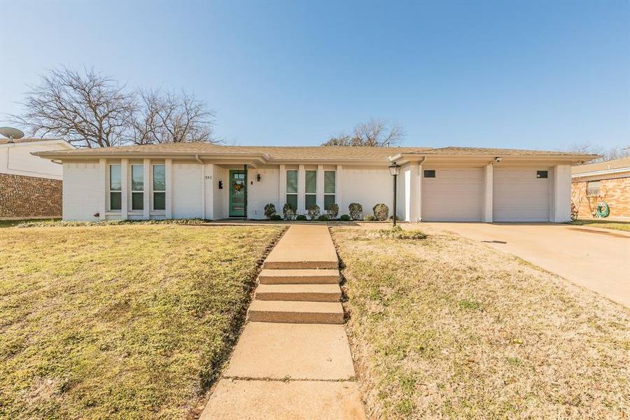 341 Thompson Street, Fort Worth, TX 76134