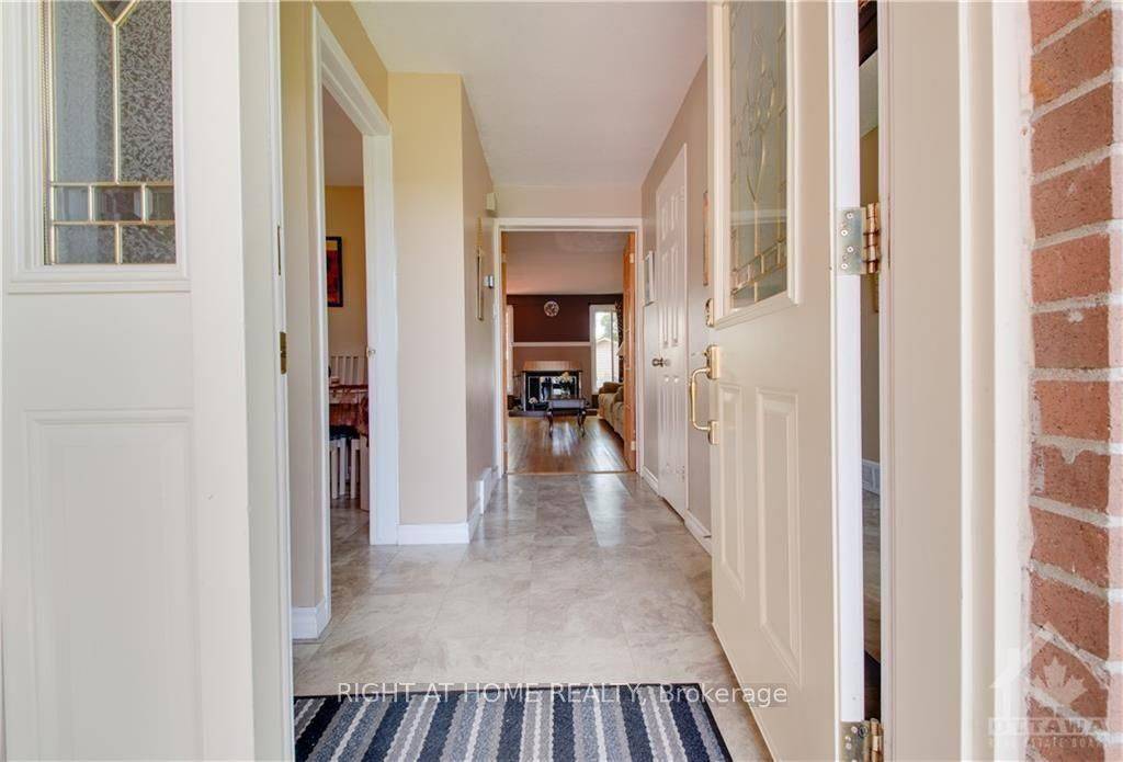 Orleans - Convent Glen And Area, ON K1C 5R2,6078 Rivercrest DR