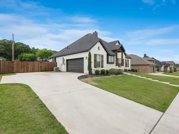 Azle, TX 76020,516 Woodland Drive